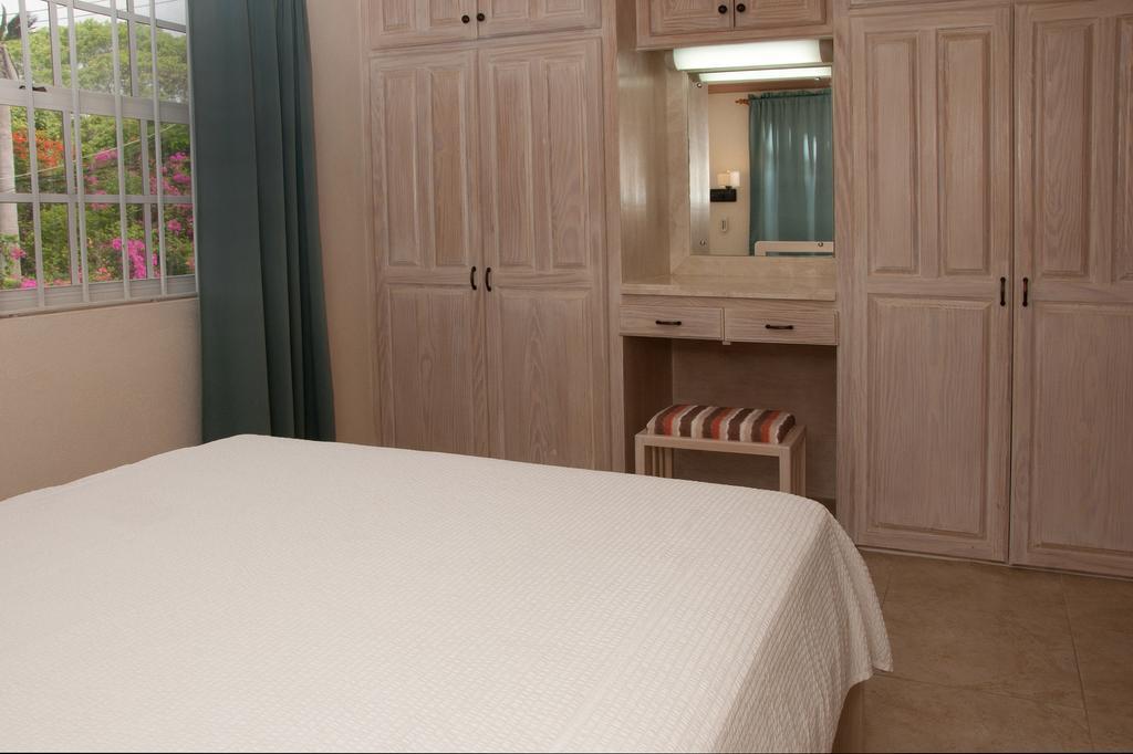 Sandy Bliss Condominiums Сейнт Джеймс Стая снимка