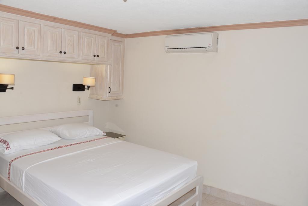 Sandy Bliss Condominiums Сейнт Джеймс Стая снимка